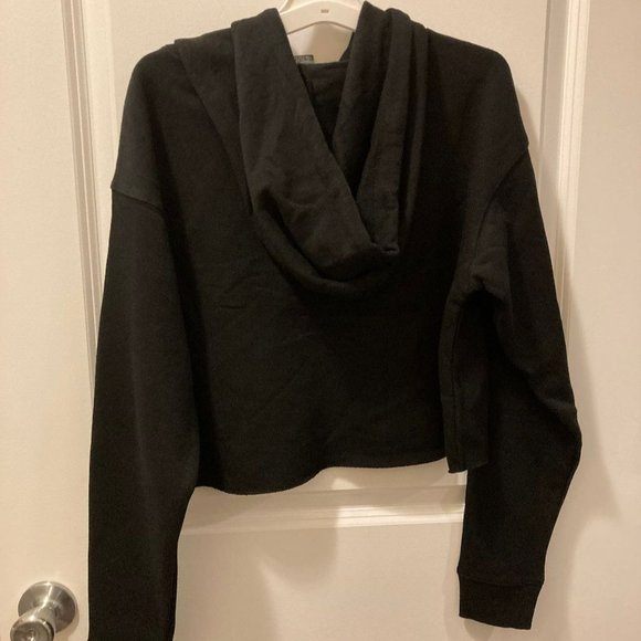 Wild Fable Black Cropped Hoodie NWT - Picture 4 of 4